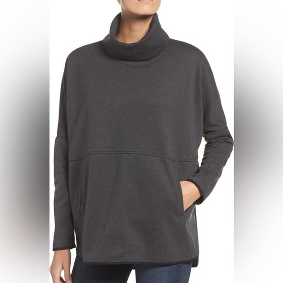 The North Face Sweaters - 💜$15 FLASH SALE💜HP The North Face Women’s Cotton Poncho M